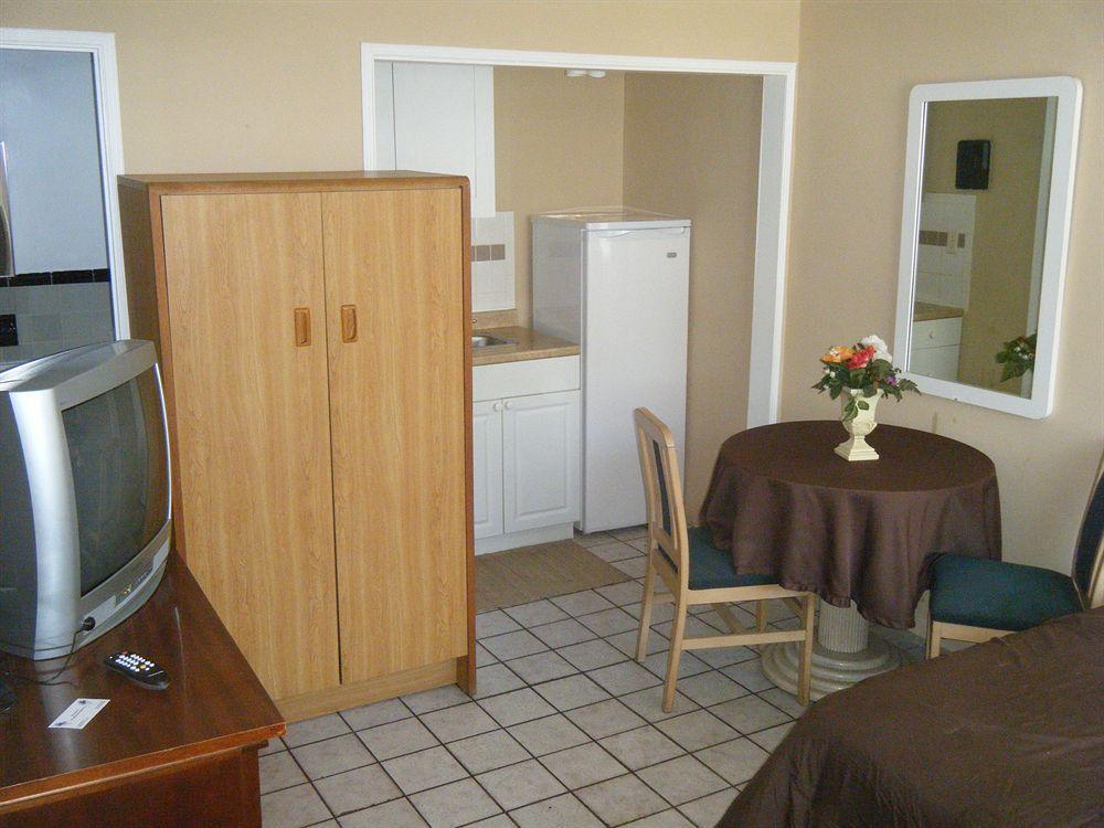 Inn St Maurice Hollywood